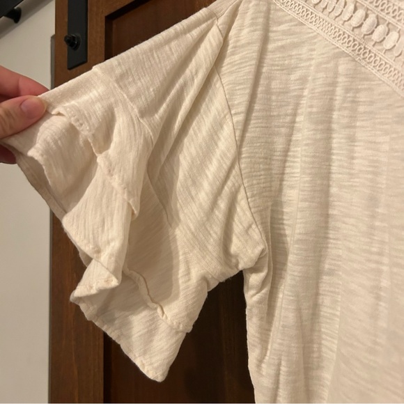 Express flutter sleeve top - Picture 2 of 3